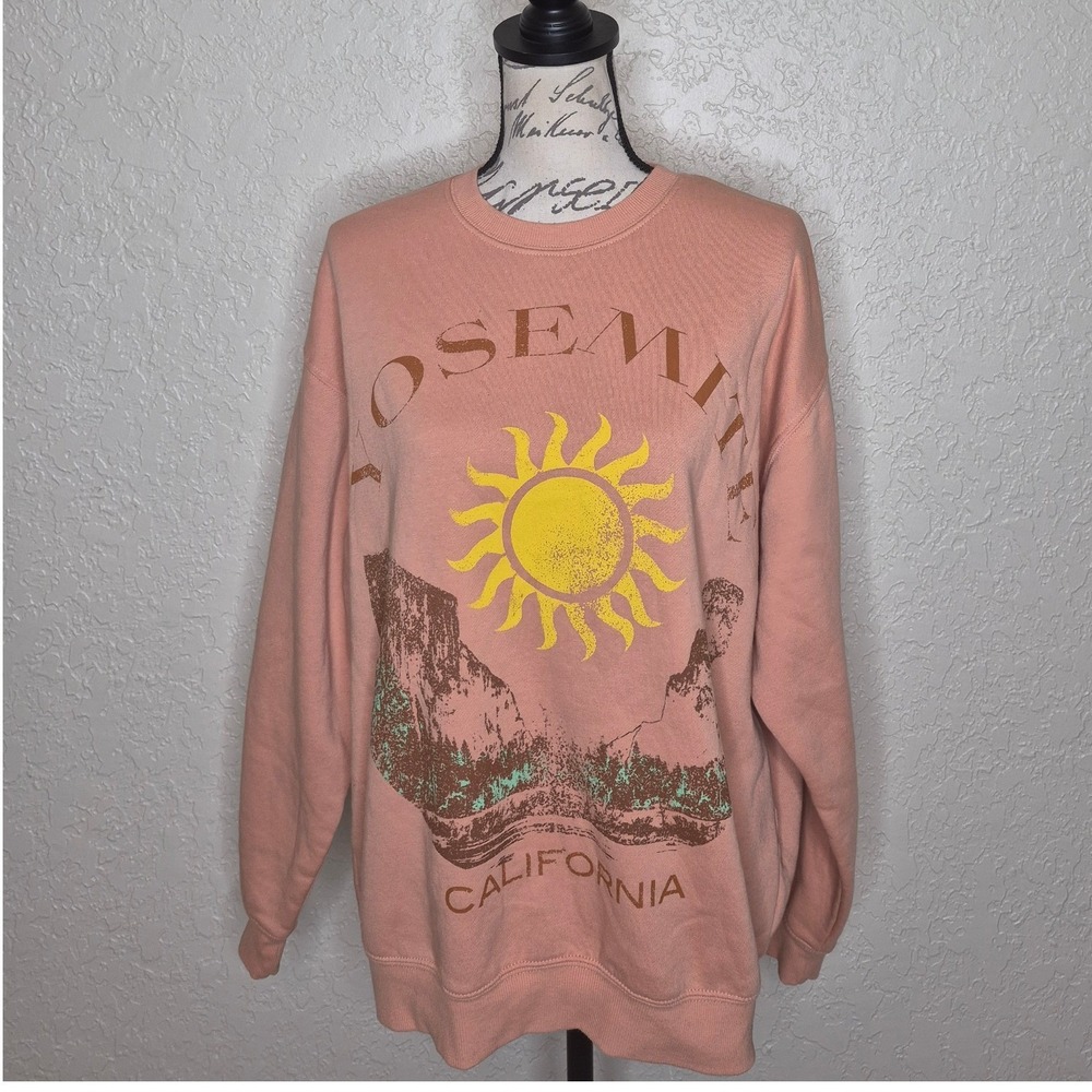 Goodie Two Sleeves Yosemite California Graphic Sweatshirt Peach Sun Crewneck M